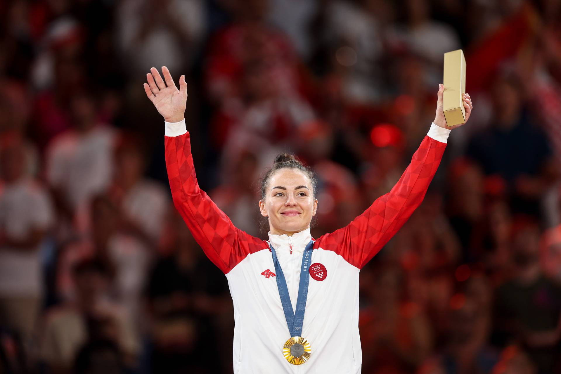 Barbara Matić na pobjedničkom postolju tijekom dodjele medalja u judu na Olimpijskim igrama u Parizu