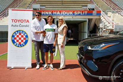 FOTO Što voze 'vatreni'? Modrić ima Bentleya i sponzorski BMW, Dalić je dobio poklon iz Emirata