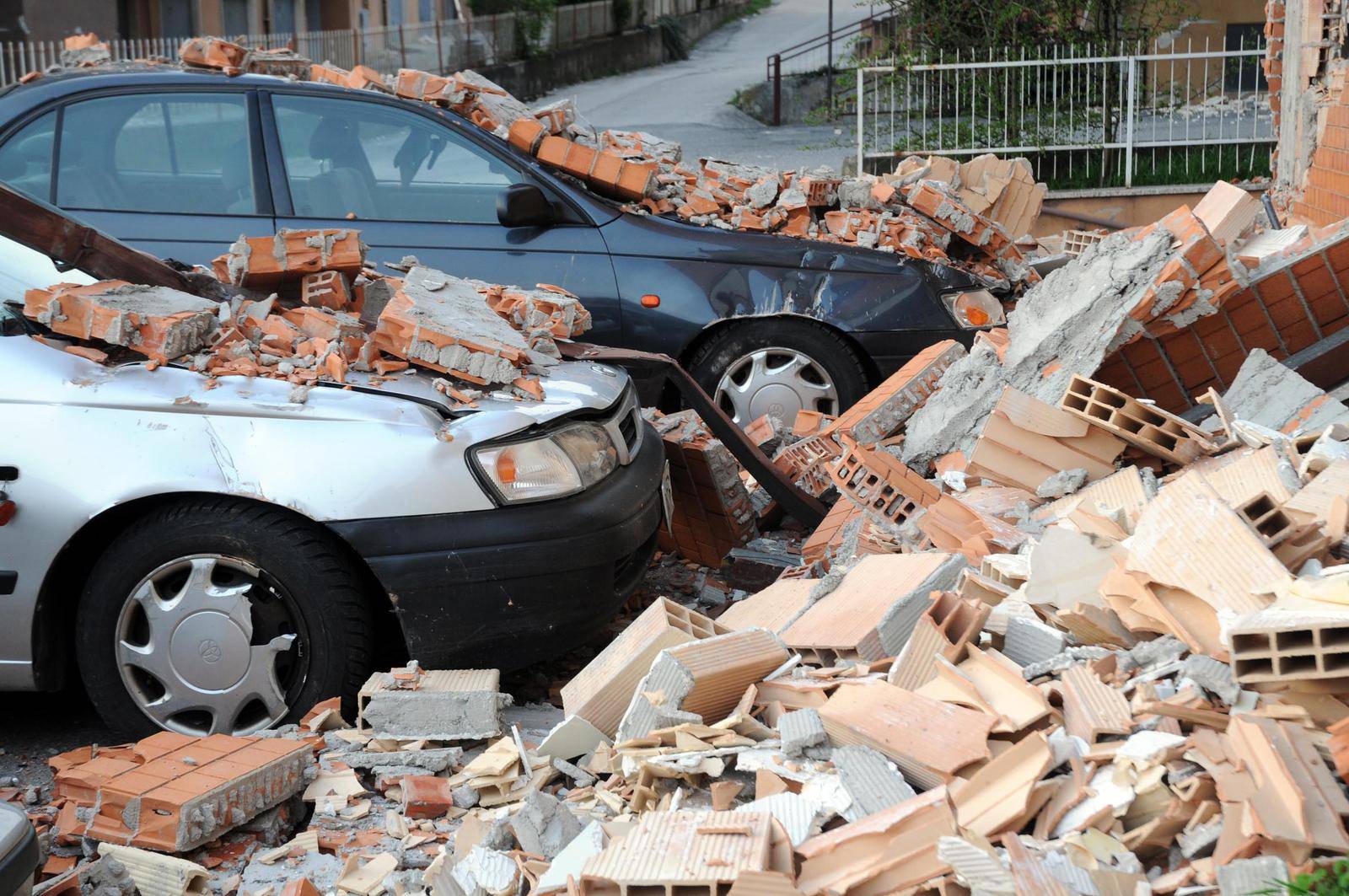 L'Aquila: U potresu poginula 251 osoba, broj i dalje raste