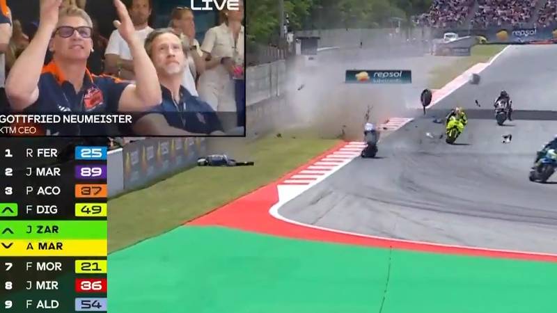 VIDEO Stravičan pad na utrci u Barceloni! Marquez završio u bolnici, motocikl mu se raspao