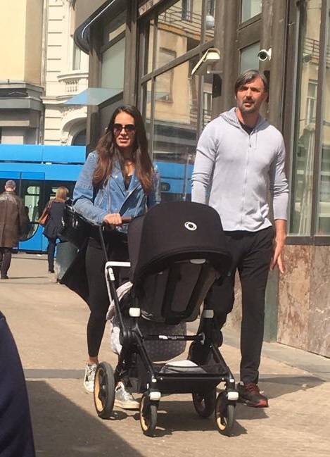 Bebe na špici: Ivanišević i Tolja u 'vožnji' kolica sa suprugama