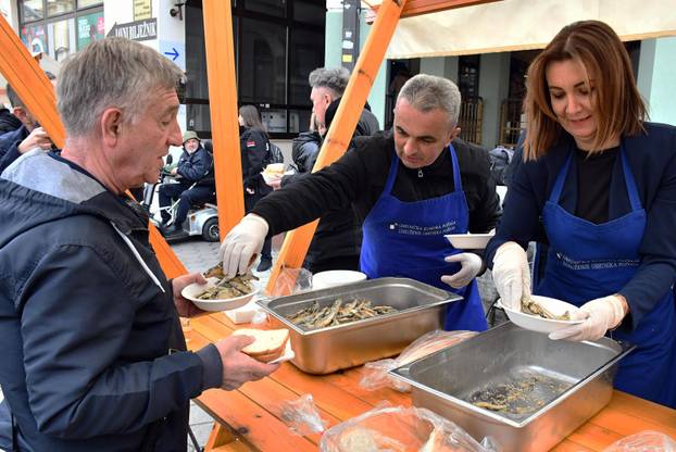 Požega: Udruženje obrtnika i Turistička zajednica na Veliki petak organizirali podjelu posnih obroka građanima