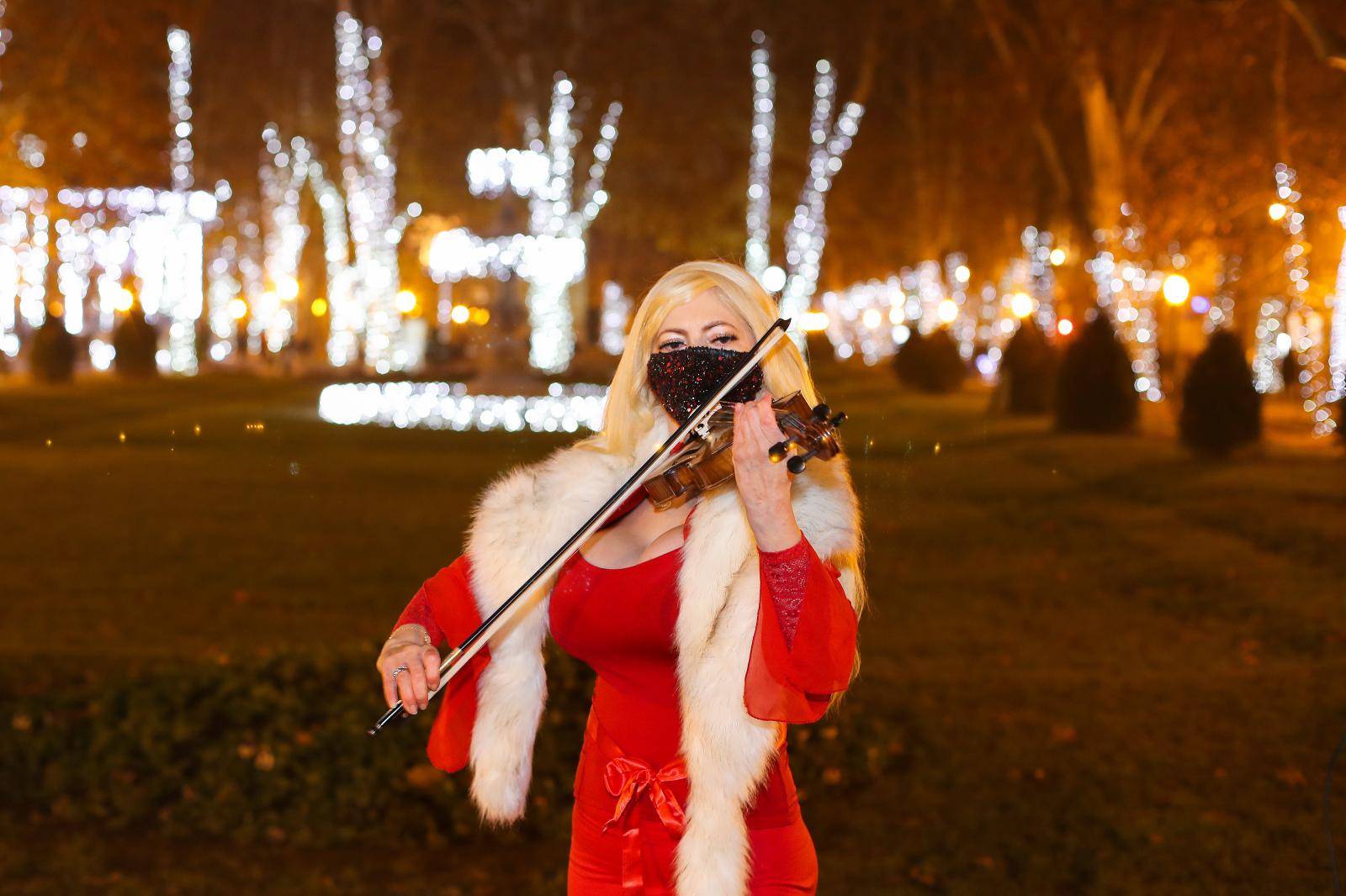 Violinistica: Povećanje grudi mi je najljepši božićni dar od muža