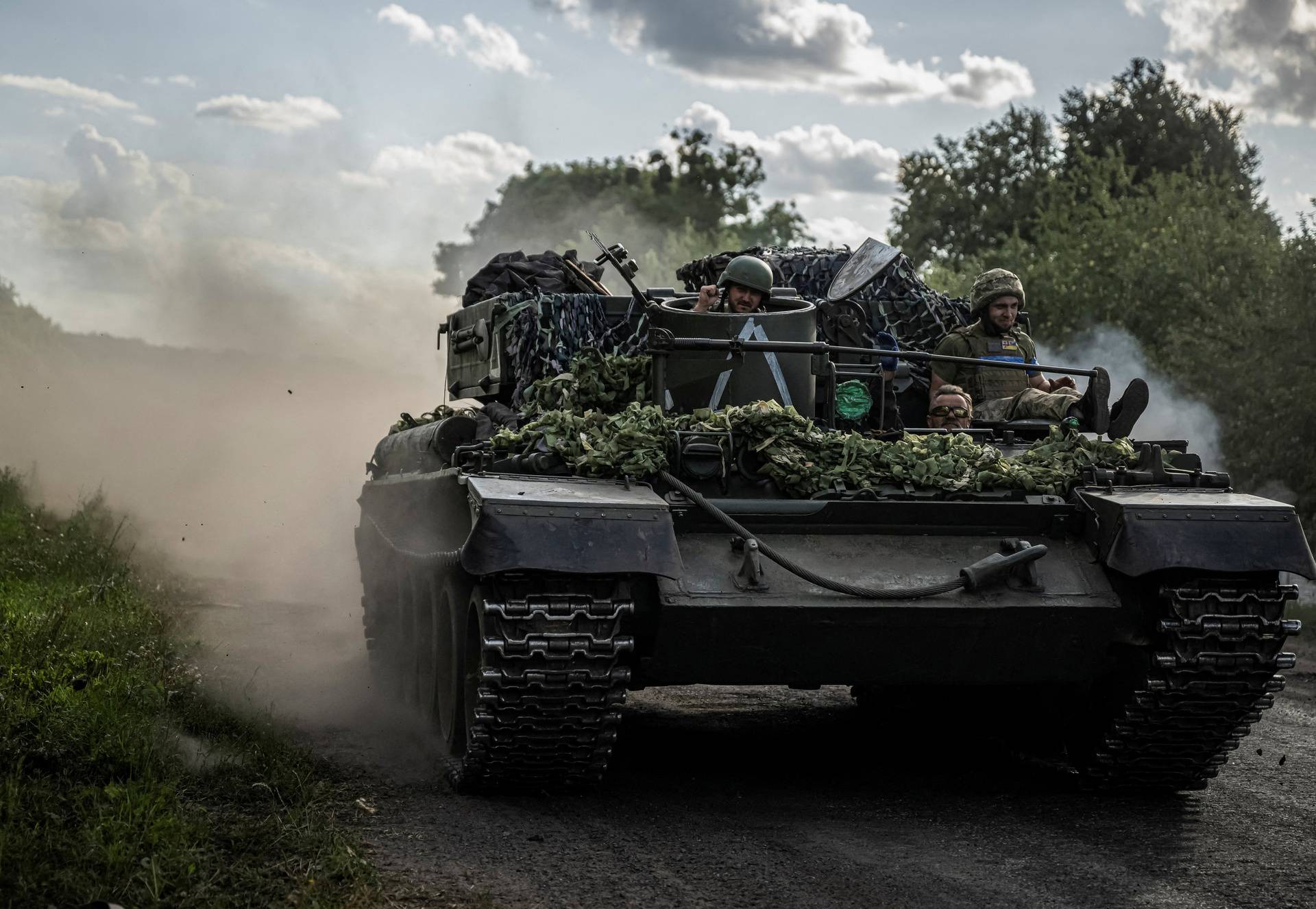 storyeditor/2024-08-13/2024-08-12T094907Z_237190427_RC2RD9ASJRXN_RTRMADP_3_UKRAINE-CRISIS-RUSSIA-BORDER__1_.JPG