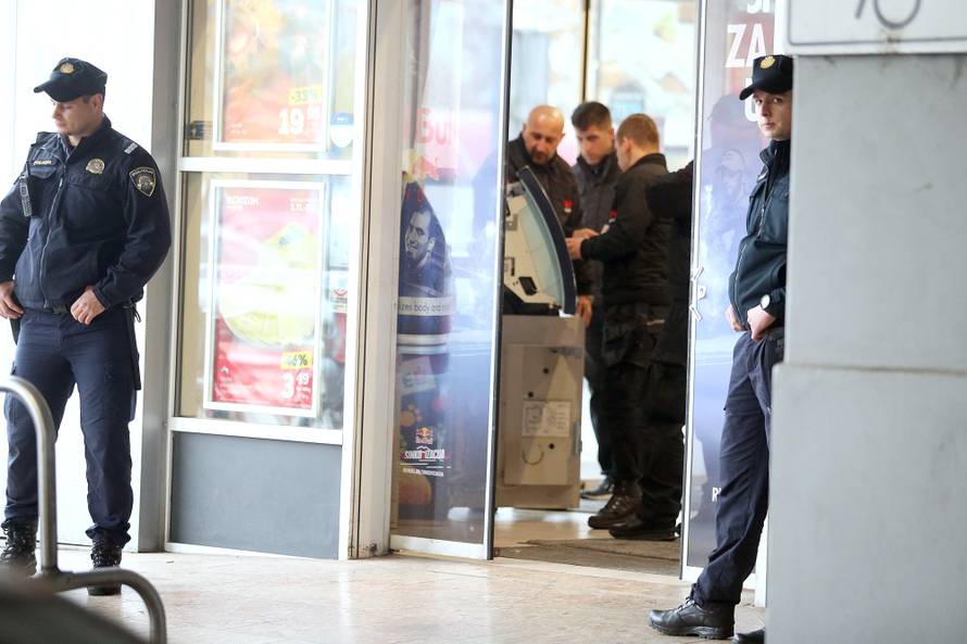 Raznijeli bankomat: Detonacija uništila gotovo cijelu trgovinu!