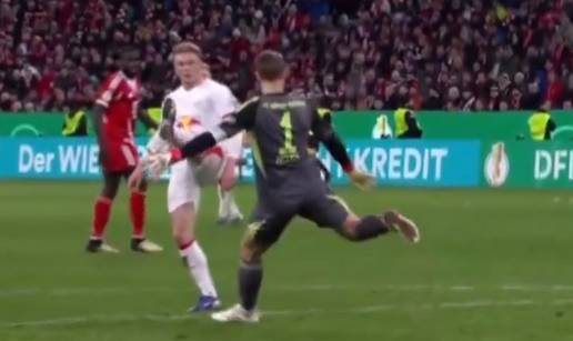 VIDEO Neueru pao mrak na o&ccaron;i zbog poteza mladog napada&ccaron;a. Pogledajte kako ga je postrojio