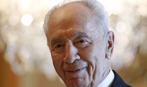 Peres imao teški moždani udar, stavili ga u induciranu komu