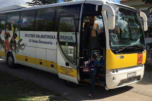 'Ravnateljica će dozvoliti': Nikola ipak otišao školskim autobusom na nastavu!