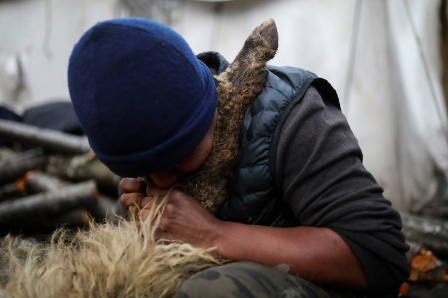 Noć u paklu Vučjaka: Mlate nas i pucaju, bojimo se crne policije