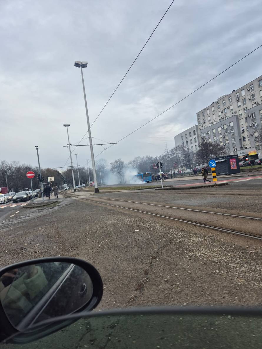 Dimilo se iz ZET-ovog busa na Selskoj: 'Iscurilo je malo ulja'