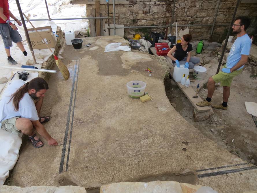 FOTO Krađa u Puli! Iz skladišta muzeja nestao neprocjenjivi rimski mozaik star 2000 godina