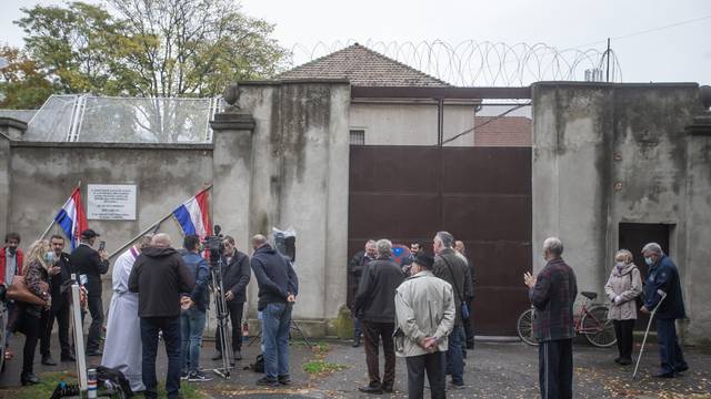 Osijek: Obilježena 75. godišnjica stradavanja 48 zatvorenika u Vojnom zatvoru Osijek