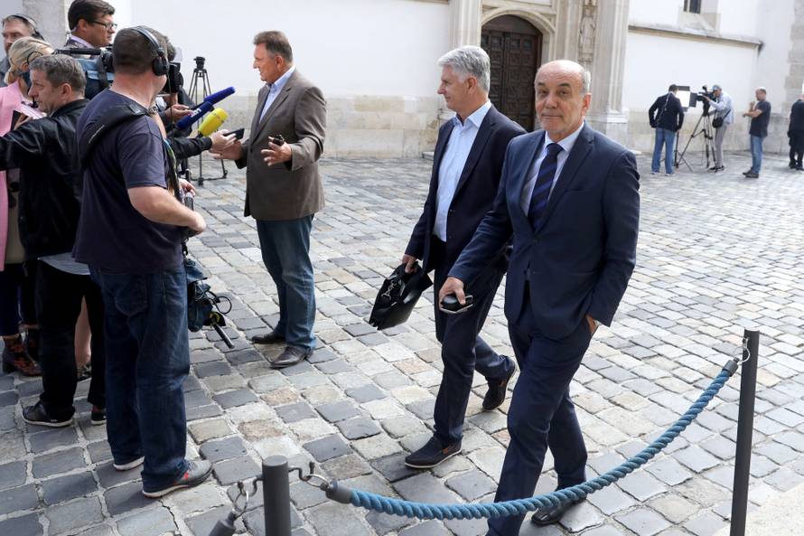 Zagreb: U Banskim dvorima poÄeo sastanak vladajuÄe koalicije