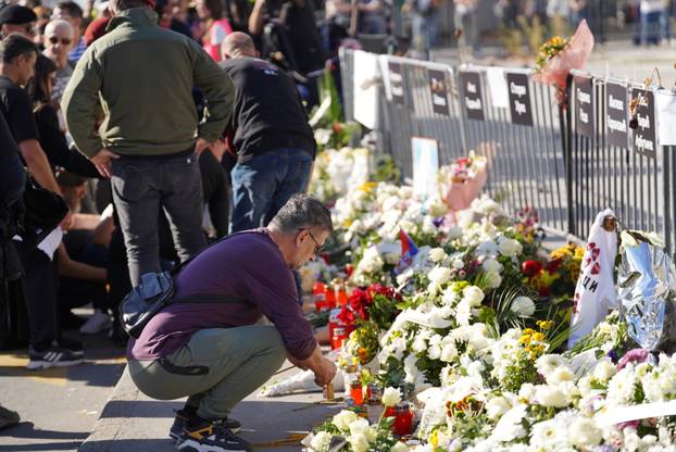 Novi Sad utihnuo na 16 minuta za sve poginule u nesreći u padu nadstrešnice