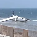 Putni&ccaron;ki avion sletio je na pla&zcaron;u u Somaliji! &Scaron;ire se prve snimke