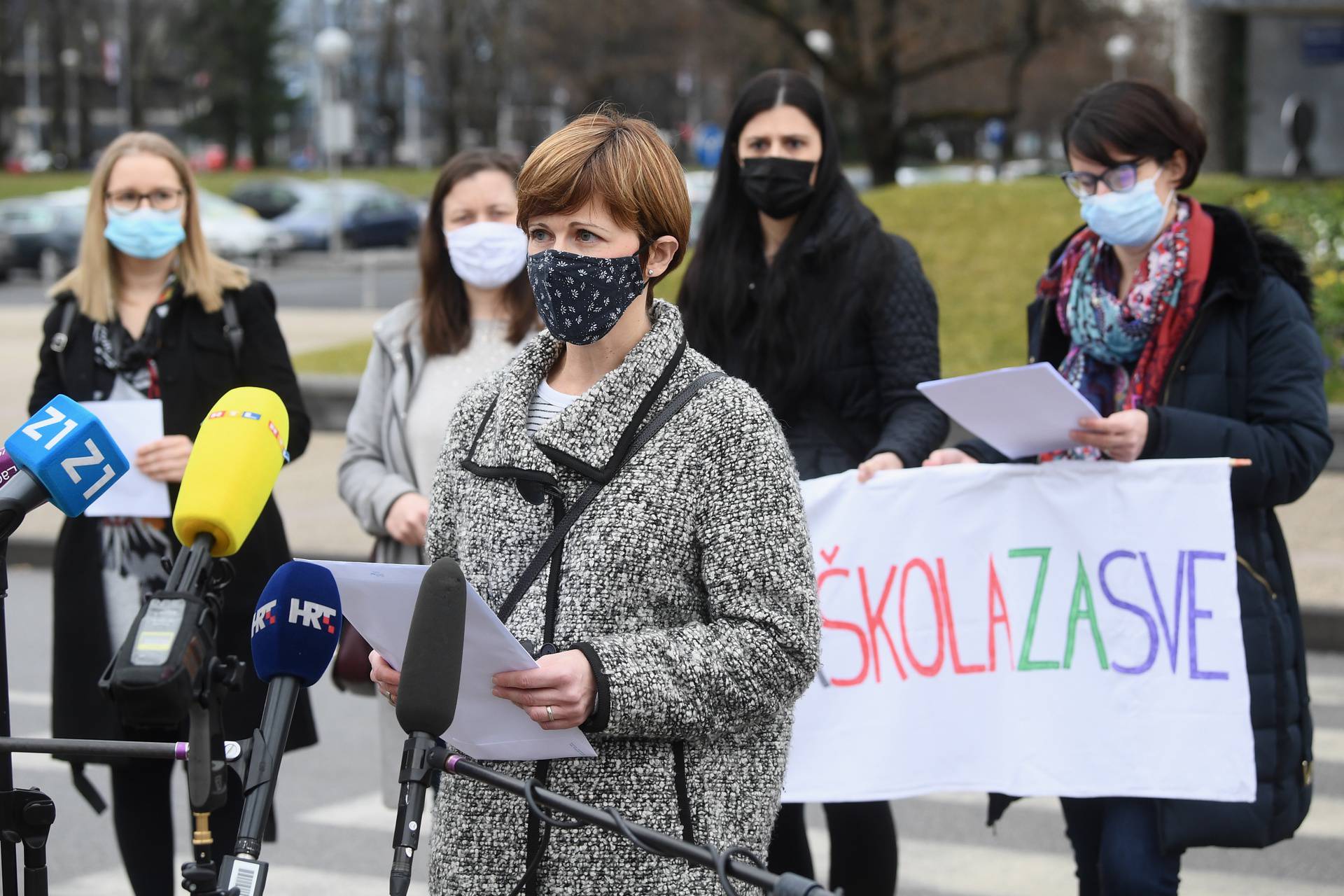 Zagreb: Roditelji predaju peticiju za što bržu rekonstrukciju škole