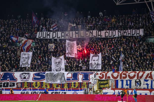 Atmosfera na Poljudu tijekom utakmice između Hajduka i Osijeka