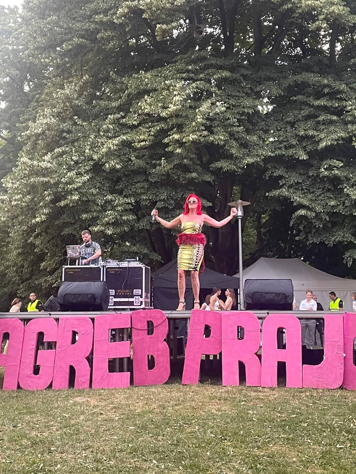 Zagrebački Pride upotpunila Senidah nastupom na Ribnjaku