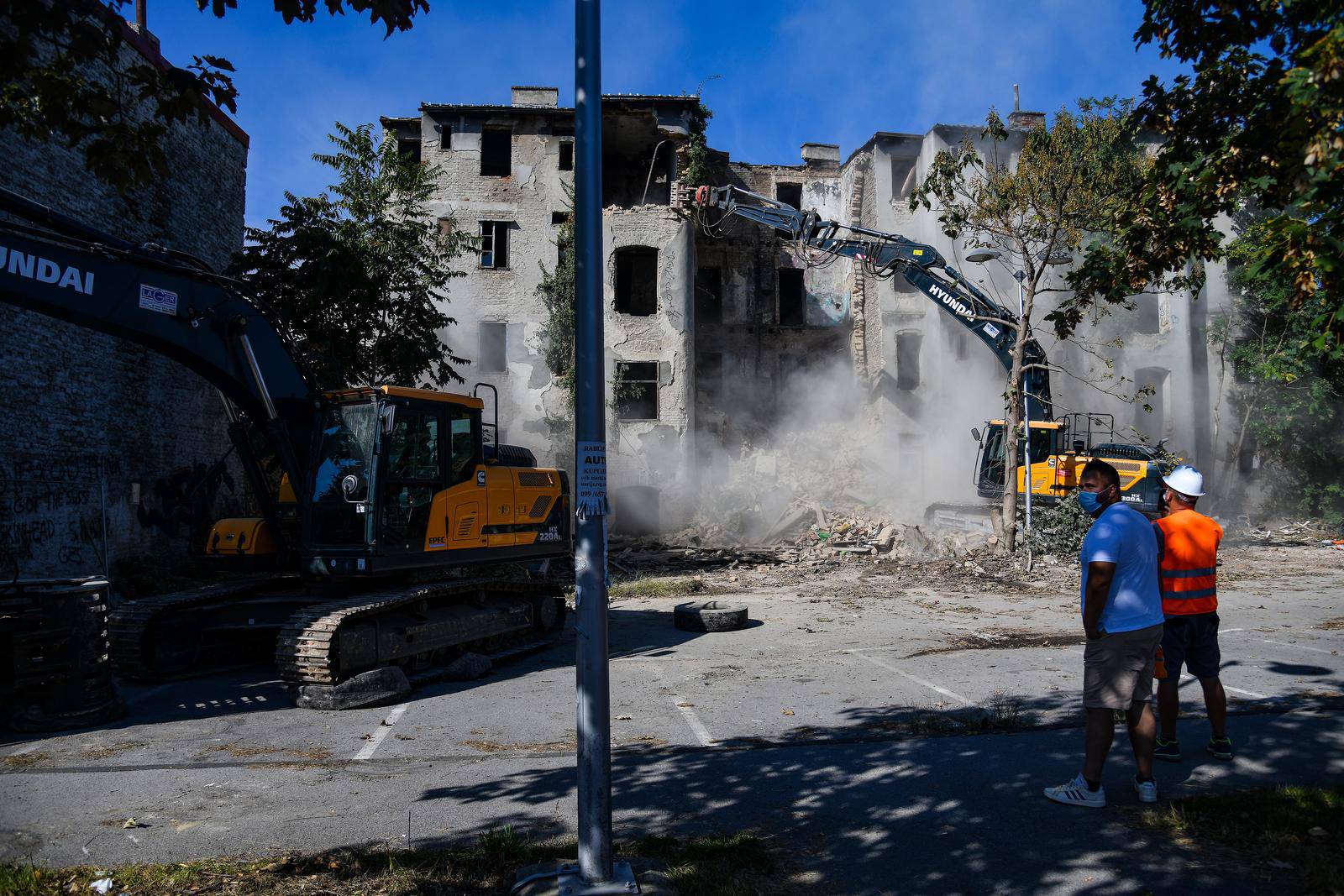 Zagreb: Rušenje zgrade u Paromlinskoj 