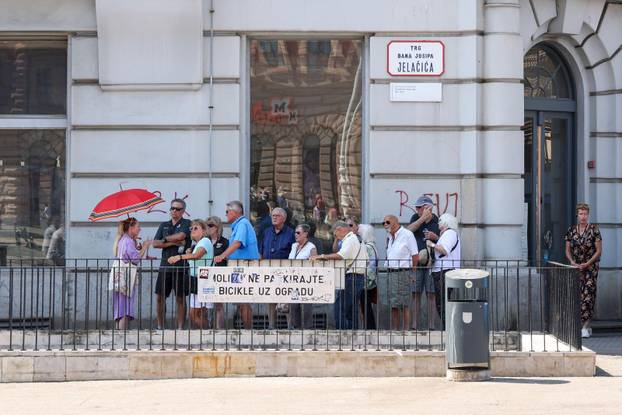 Zagreb: Zbog velikih vrućina građani potražili spas u hladu 