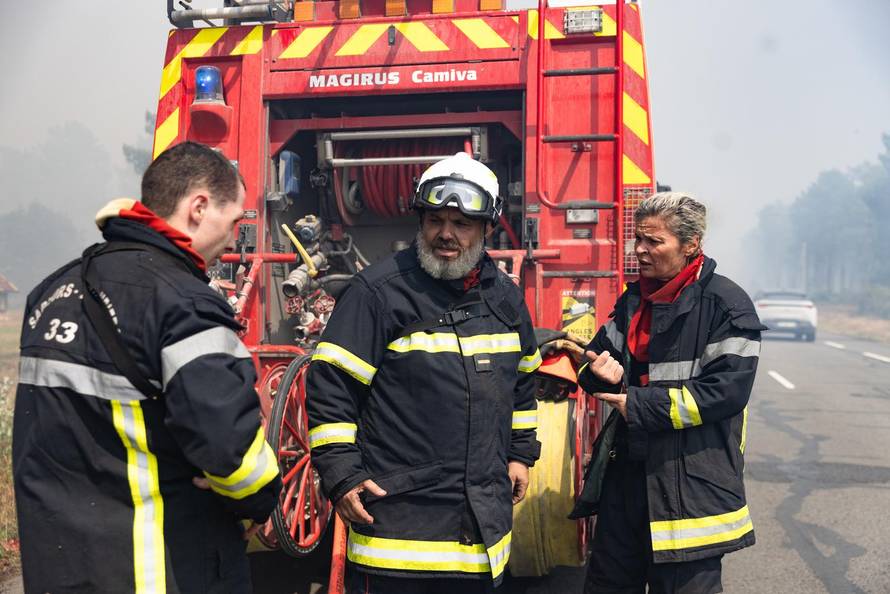 Wildfires rage in southern France