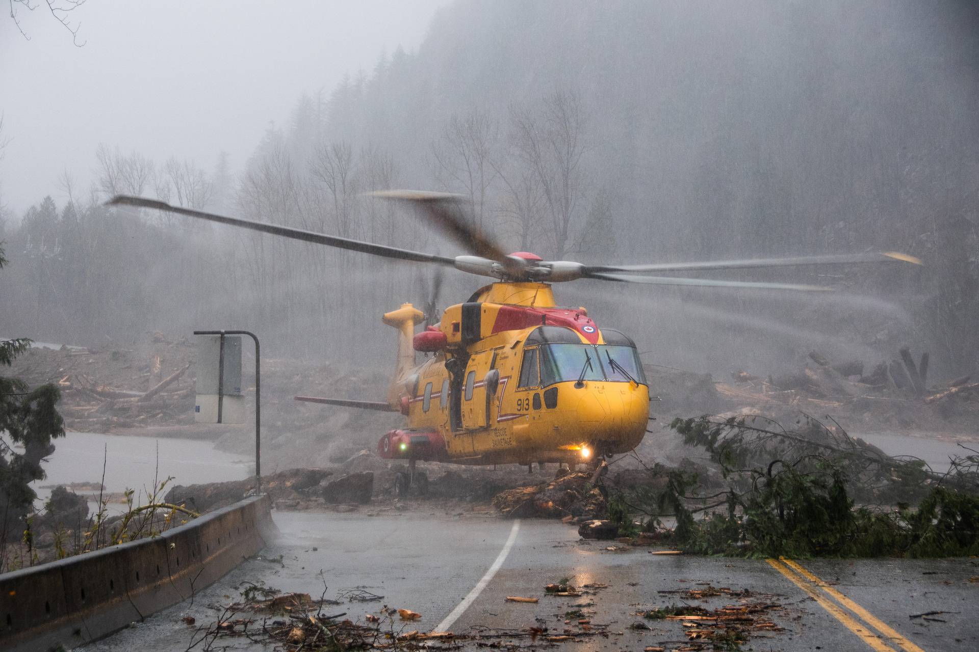 RCAF rescue some of over 300 motorists stranded by mudslides in Agassiz