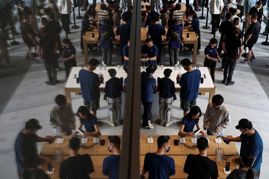 Po&ccaron;etak prodaje iPhonea 18
