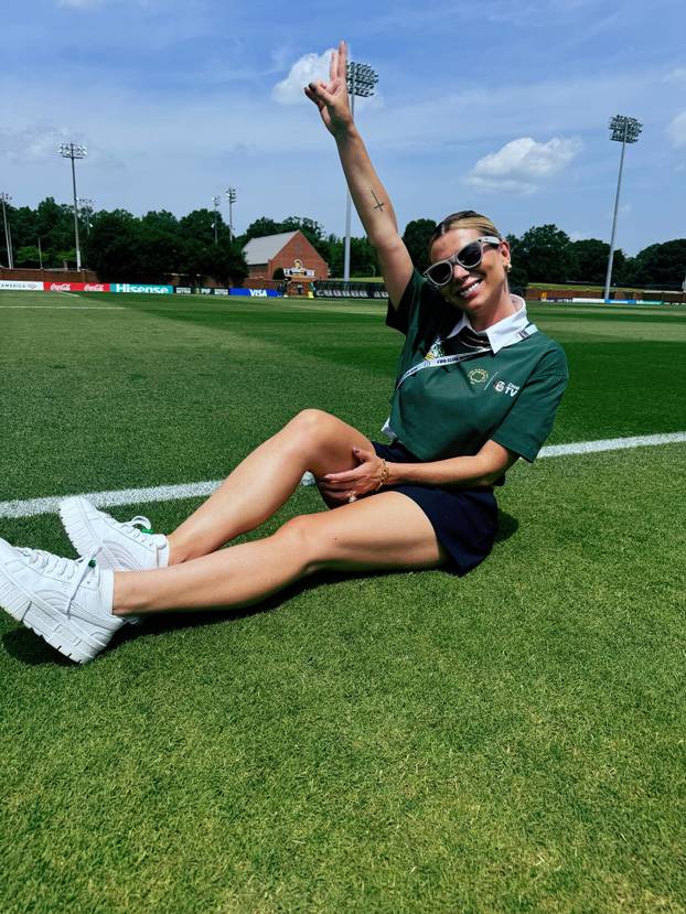 FOTO Fatalna plavuša tečno govori čak četiri jezika, a prije novinarstva bila je konobarica