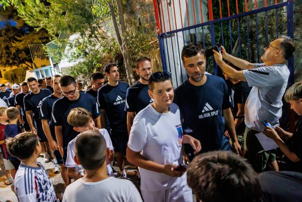 Split: Igrači Hajduka posjetili su Torciida kup