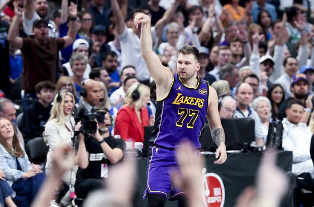 NBA: Los Angeles Lakers at Dallas Mavericks