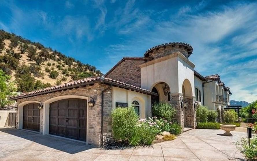 Slavni YouTuber prodao vilu za 21 mil. kuna: Trezor mu je čuvao zaštitar, a svi zidovi su ružičasti