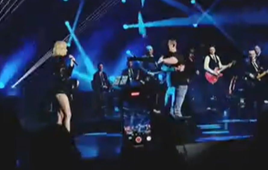 Izbjegnuta 'drama' na koncertu Jelene Rozge: Pogledajte što je obožavatelj pokušao napraviti