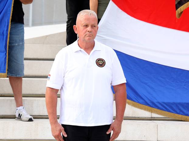 Šibenik:Odrzan je 'Prosvjedni skup protiv financiranja FALIŠ-a i svih ostalih protuhrvatskih dogaðanja'