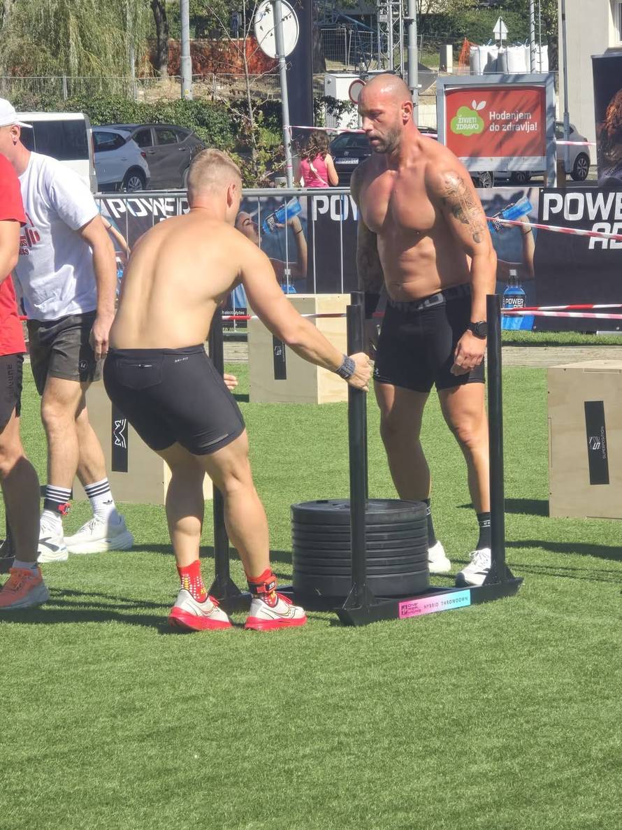 FOTO Ministar Damir Habijan pokazao isklesano tijelo