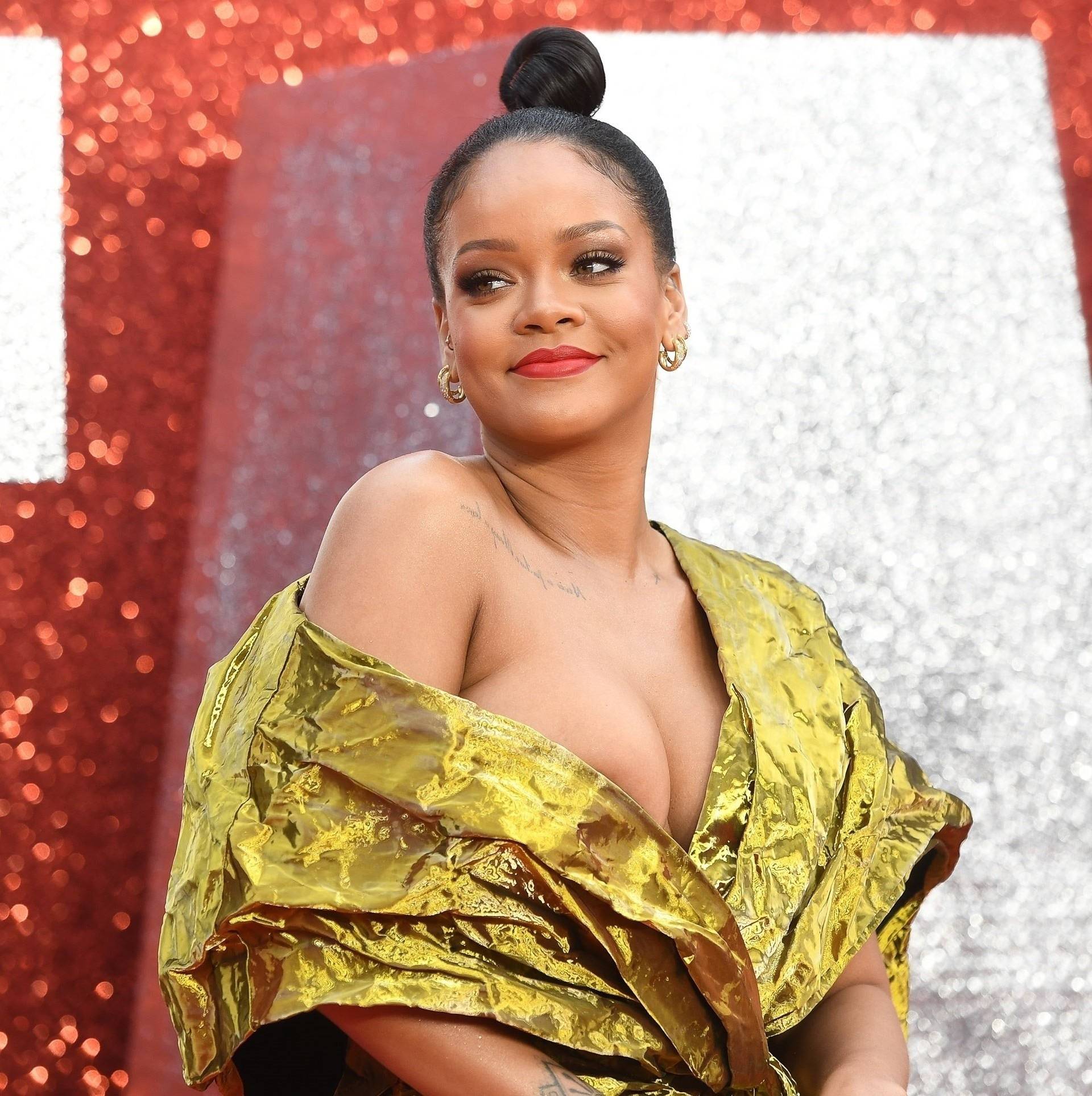 Rihanna at the Oceans 8 film Premiere