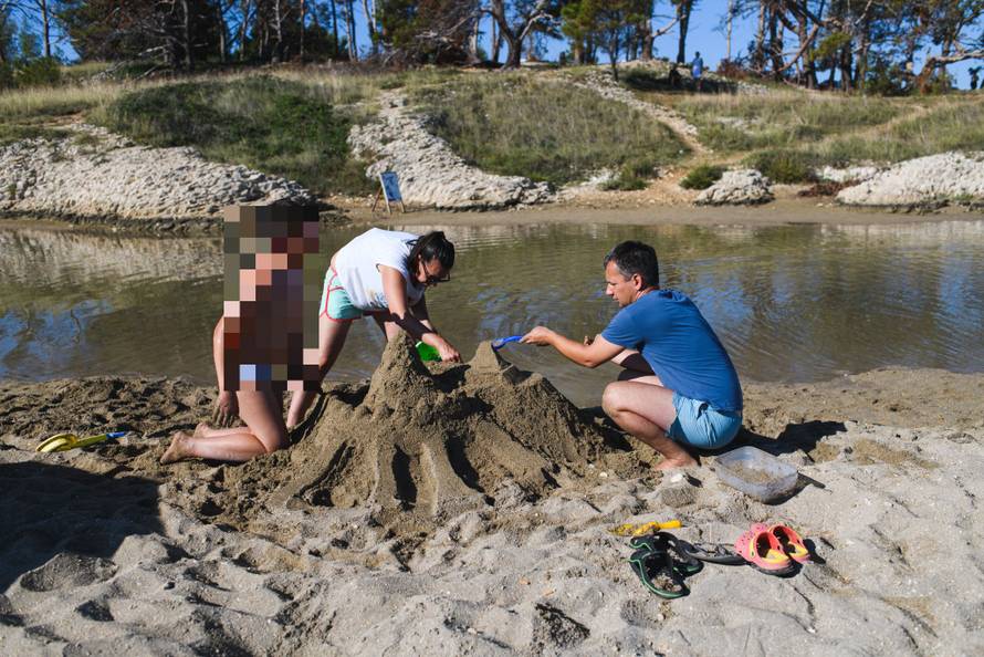 Prekrasne skulpture od pijeska uljepšale poznate plaže u Ninu