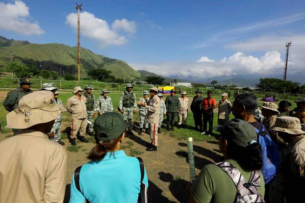 Venezuela holds drills to train citizens in weapon handling