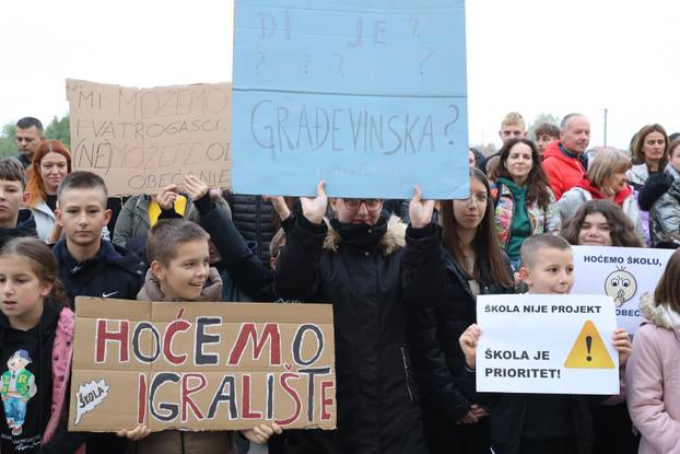 Zagreb: Roditelji OŠ Dragonožec organizirali novi mirni prosvjed
