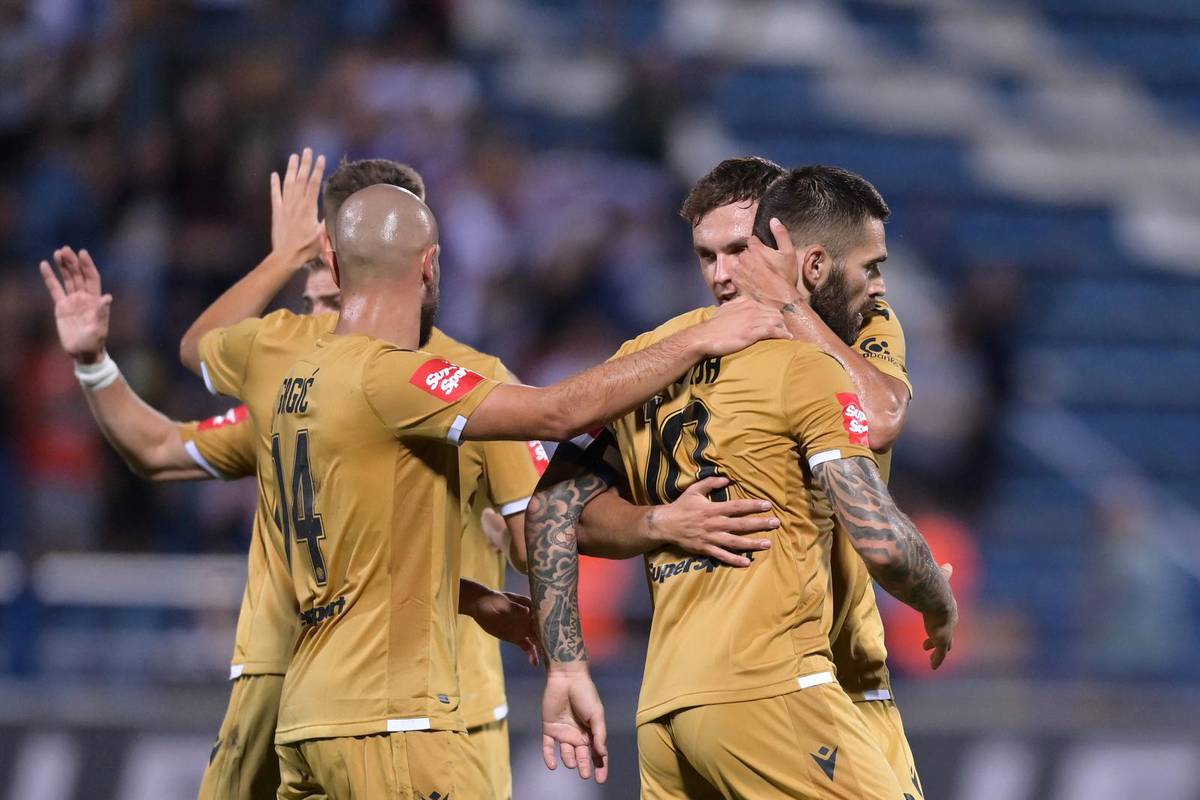 Hajduk - Varaždin 3:1 - Bijeli lakoćom pobijedili Varaždince i nakon 15.  kola HNL-a čvrsto drže prvo mjesto