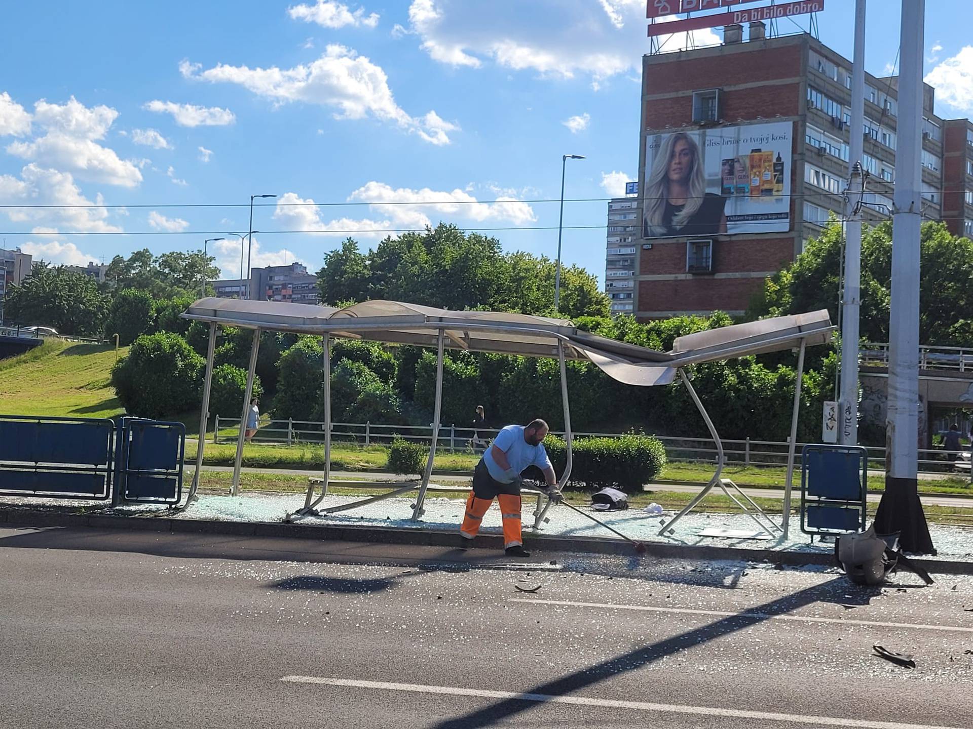 Vozač koji je uništio tramvajsku stanicu u Zagrebu i ozlijedio troje djece imao 2,2  promila!