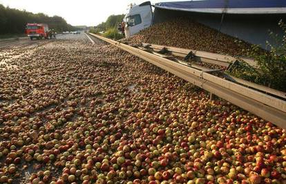 Njemačku autocestu blokiralo dva tona jabuka
