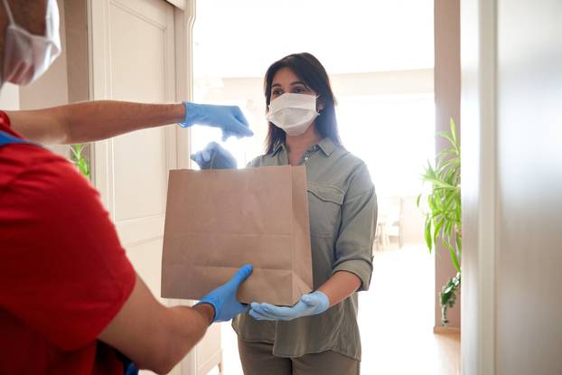 Indian,Woman,Customer,Wearing,Face,Mask,And,Gloves,Taking,Delivery