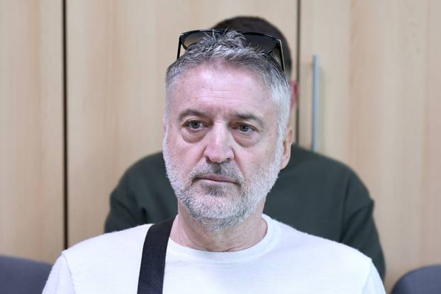 Zagreb: Nastavljeno su&dstrok;enje Robertu Pali&cacute;u, pojavio se na sudu nakon &scaron;to je propucan u sa&ccaron;eku&scaron;i u Dubravi