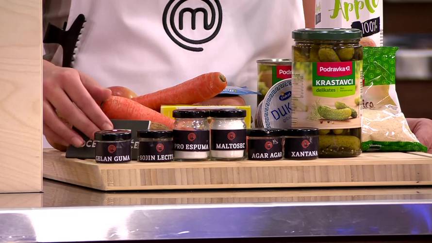 Večeras u Masterchefu: Dvije kutije, devetero natjecatelja i jedan misteriozni izazov...