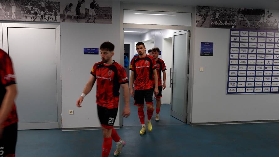 Bili smo s igračima Kurilovca na utakmici s Dinamom: Donosimo govor trenera i detalje iza scene