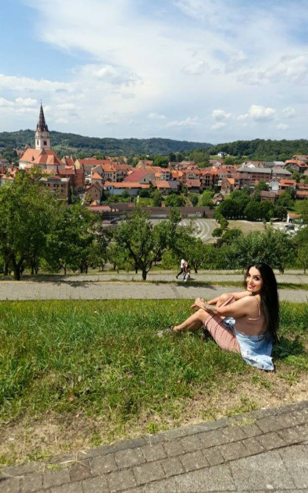 Čak sedam puta tražila ljubav: Rekorderku iz 'Ljubav je na selu' danas mnogi ne bi prepoznali