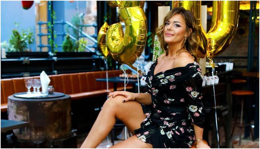 Sandra Perković 'hvata' boju, a pokazala i dekolte u mini badiću