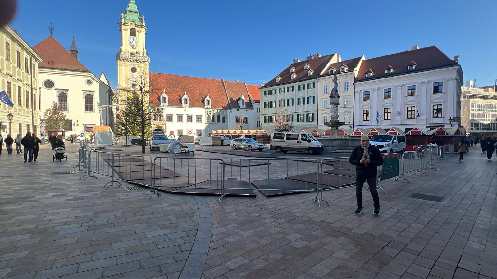 UŽIVO 24sata iz Bratislave: Navijači krenuli put stadiona!