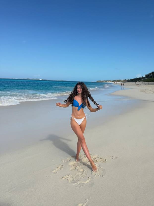 Sjećate se Martine iz Ljubav je na selu? Danas putuje svijetom i obožava pozirati u tangicama