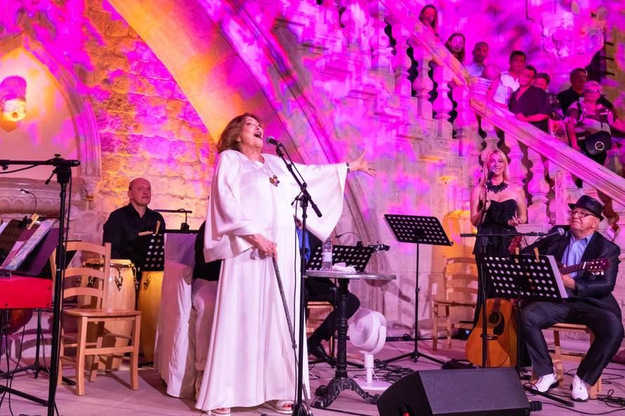 Prvi dubrovački oproštajni koncert Tereze Kesovije